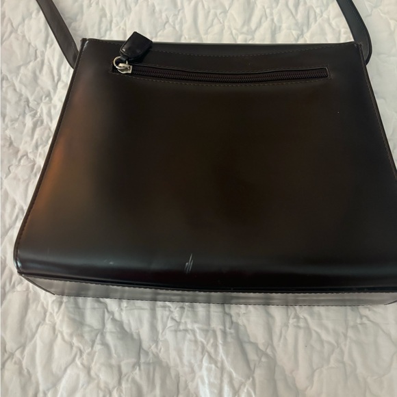 Camera bag style crossbody bag by Carlyle - Picture 2 of 9